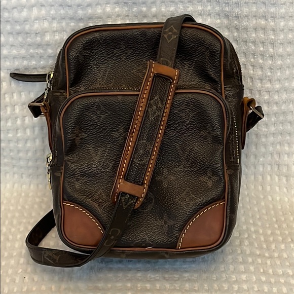 Louis Vuitton Amazon Crossbody Bag - Picture 14 of 14